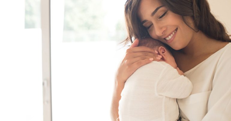 Allattamento al seno, primi giorni: salute del neonato e della donna