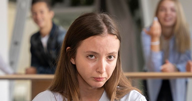 Il bullismo riguarda solo ragazzi/e delle scuole superiori: Vero o Falso?