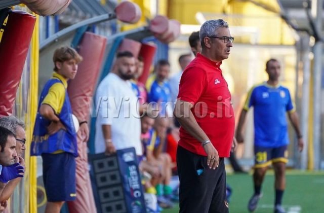 Juve Stabia e Lecce, Da Santin a Padalino: Storie di panchine incrociate