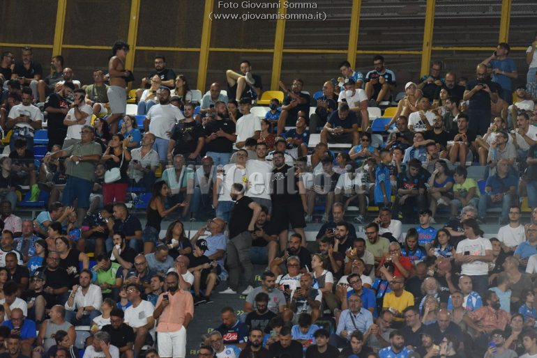 Editoriale: Chi nega il sostegno al Napoli, non gli vuol bene abbastanza