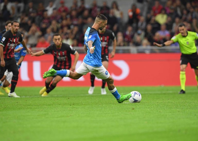 Napoli, sei uno spettacolo! Battuto anche il Milan 2-1