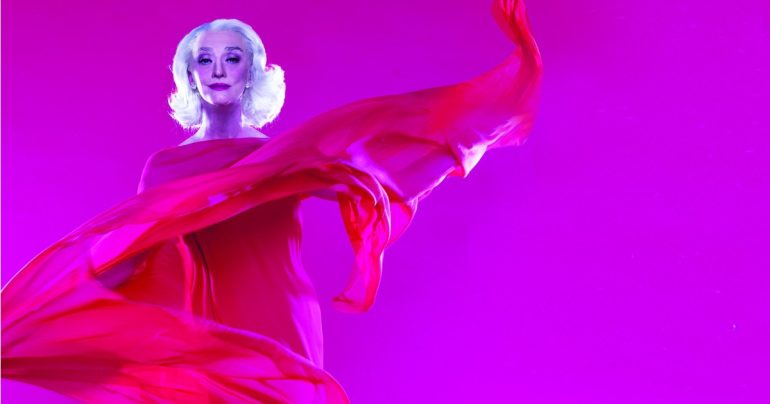 Drusilla Foer sceglie il palco di Taormina per il gran finale di “Elegantissima Estate”