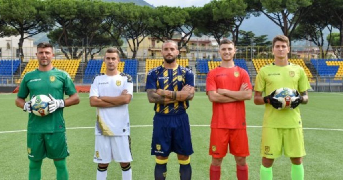 Juve Stabia, le nuove maglie ufficiali delle Vespe per la stagione 2022-2023