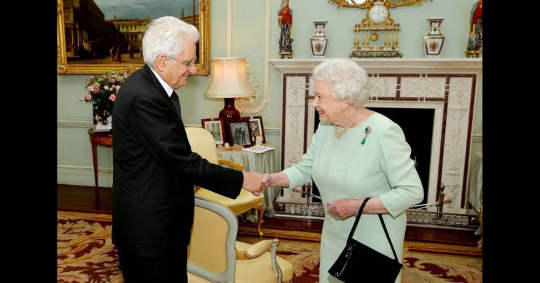 Il messaggio di cordoglio del Presidente Mattarella per la scomparsa della Regina Elisabetta II