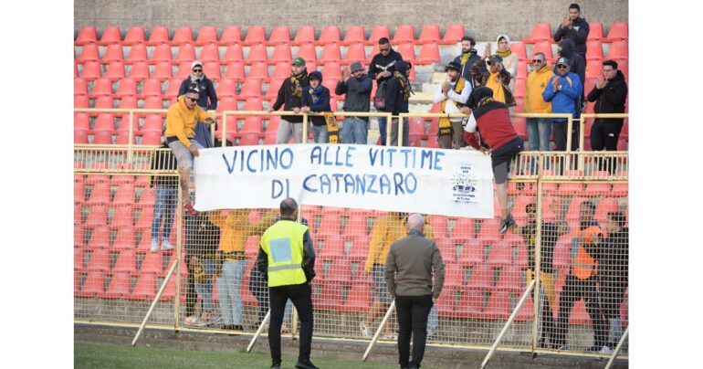 Catanzaro – Juve Stabia (2-0): Le foto dei calciatori in campo