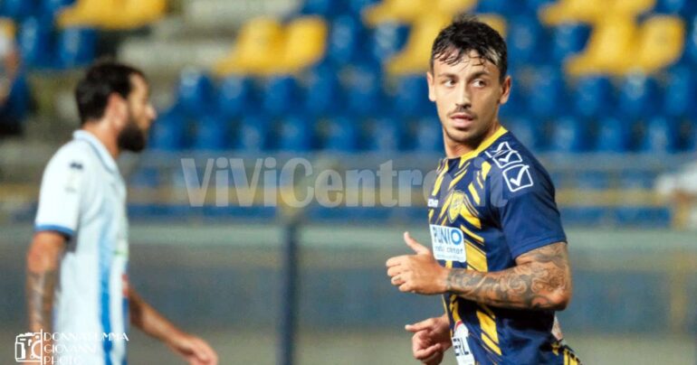 Juve Stabia, Novara su Bentivegna: ipotesi scambio con Bortolussi?