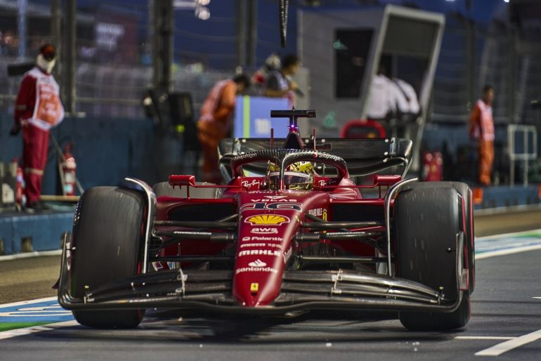 F1, GP Singapore, è pole di Leclerc! Qualifiche spettacolari