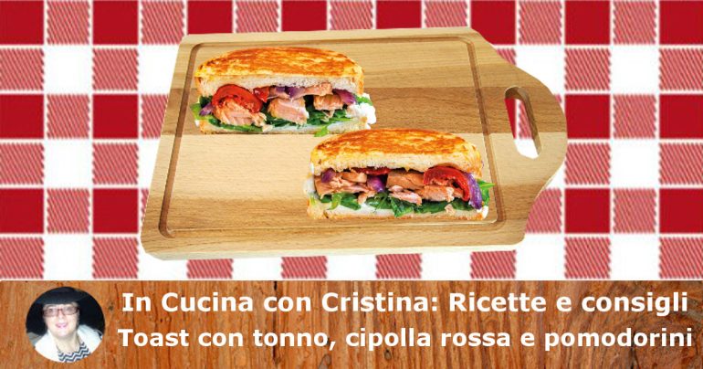 Toast con tonno, cipolla rossa e pomodori secchi