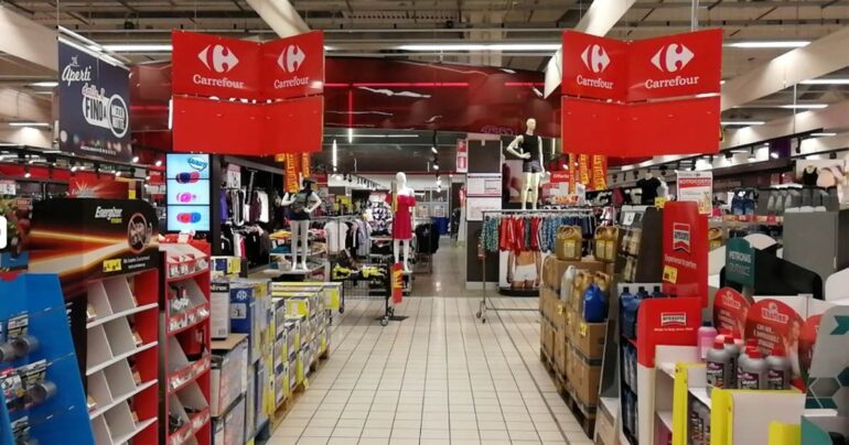 Aggressione ad Assago; morti e feriti in una tragica azione