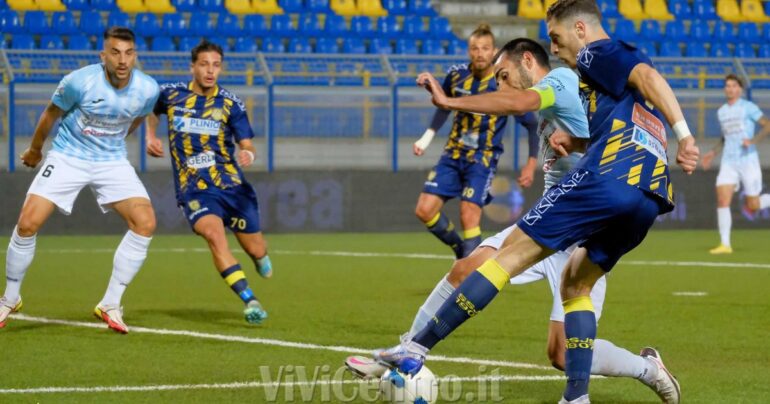 Juve Stabia – Virtus Francavilla (2-0). Le foto di ViViCentro
