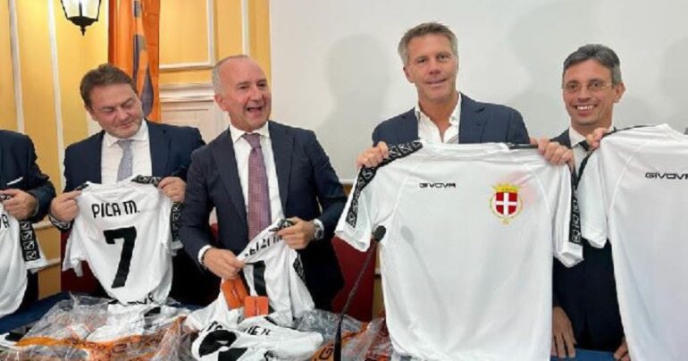 Emanuele Filiberto compra il Savoia Calcio: l’operazione si farà