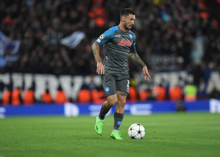 Cade il Napoli, ma passa primo. Ad Anfield finisce 2-0 per il Liverpool