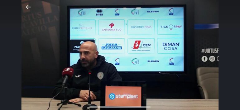 Calabro: “Con la Juve Stabia gara tirata. Vogliamo superarli”