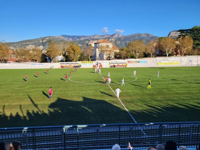 Sorrento-Casertana 2 a 1. Serie D 2022/23, girone G, 13° giornata