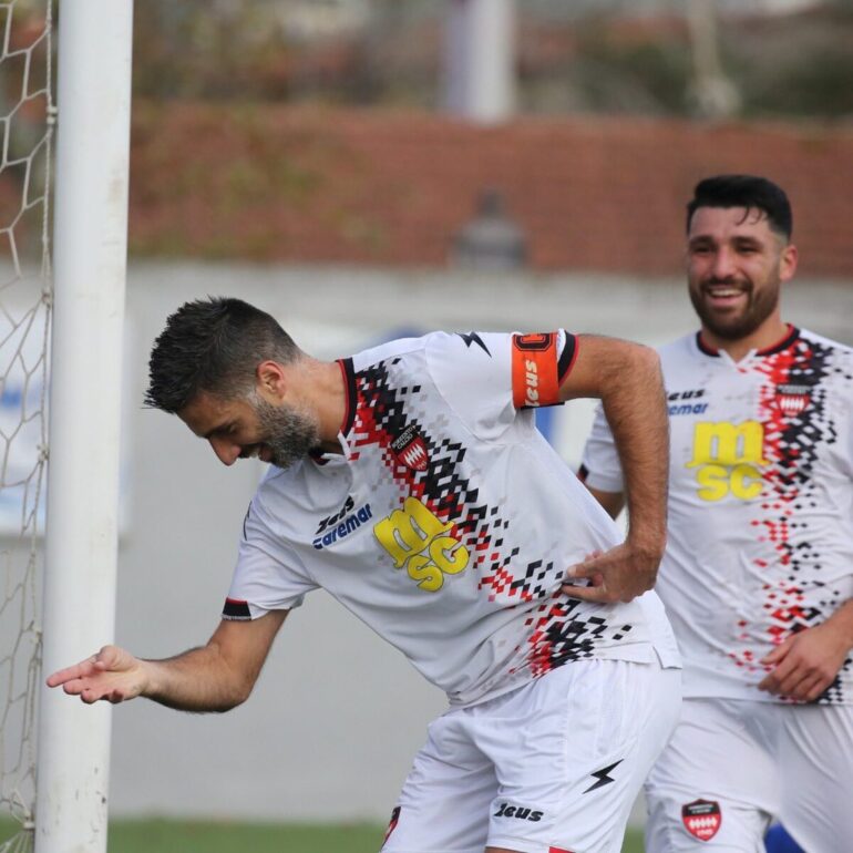 Sorrento-Atletico Uri 4 a 1: i costieri passeggiano sul velluto