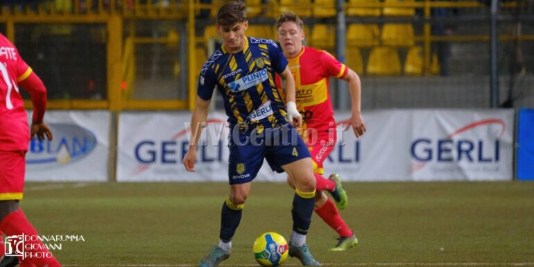 Juve Stabia, rescissione per Carbone: in vendita i biglietti per Cerignola