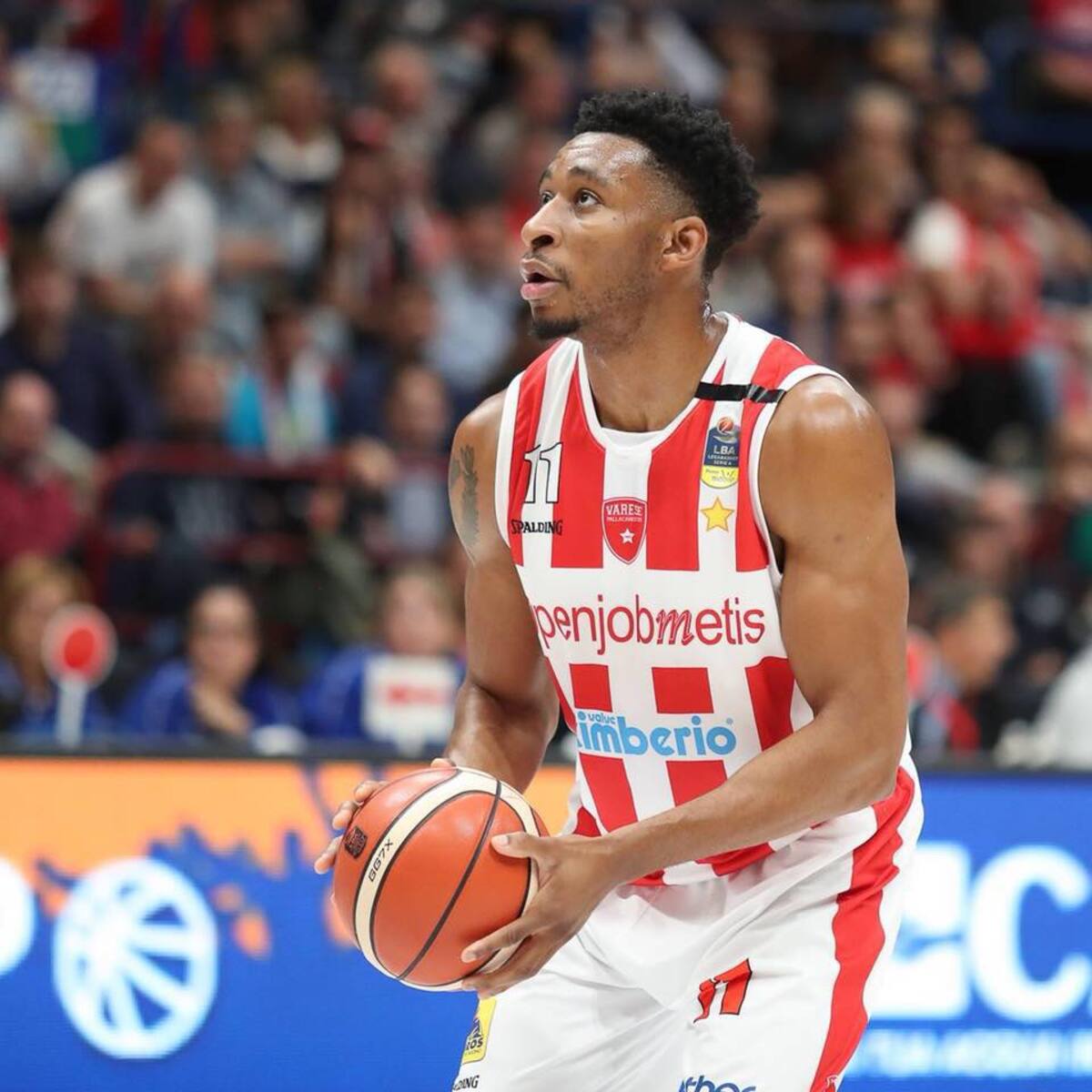 Stan Okoye, ala piccola, nuovo giocatore della Givova Scafati
