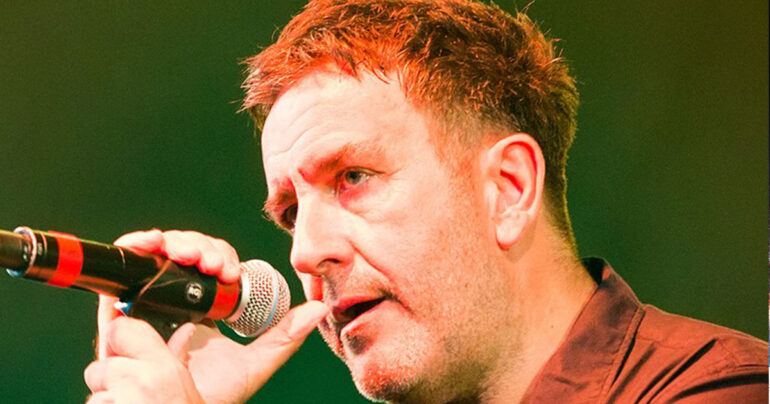Terry Hall, il cantante già dei The Specials, è morto all’età di 63 anni