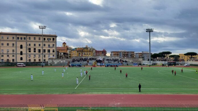 Portici e Sorrento schierate in campo allo stadio San Ciro