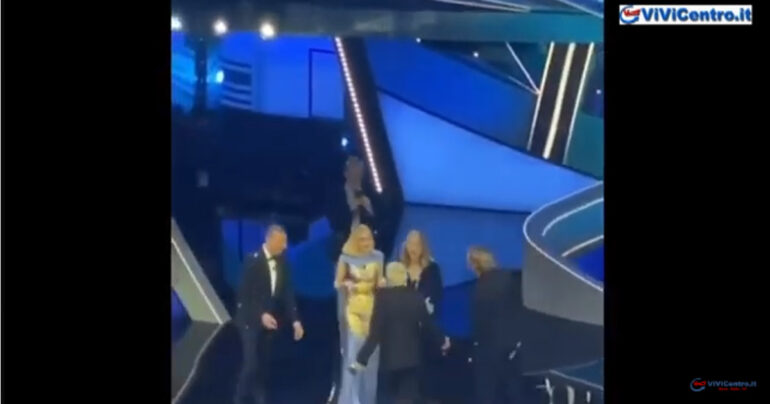 Discussione tra Chiara Ferragni e Fedez per il bacio di Rosa Chemical VIDEO