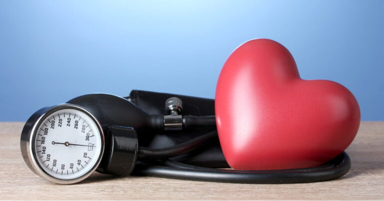 I cibi che fanno bene, e quelli da evitare, in caso di pressione alta