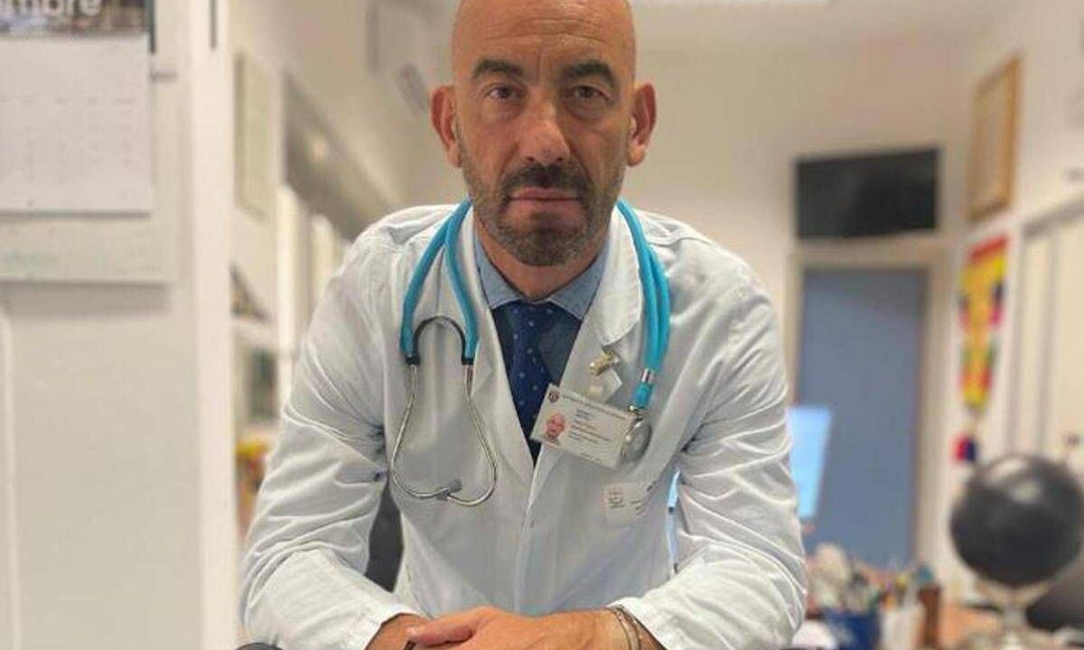Vaccini, Bassetti: “Da Mattarella linea netta, si dimetta chi ha difeso medici no vax e legittimato fake news”
