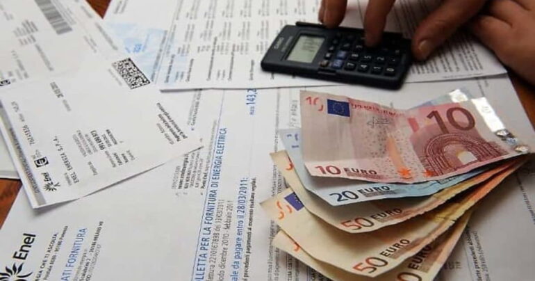 Ecco cosa cambia con il decreto Meloni sulle bollette di luce e gas