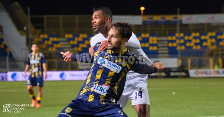 Alberto Gerbo, il centrocampista al buio della Juve Stabia. CONTROLUCE