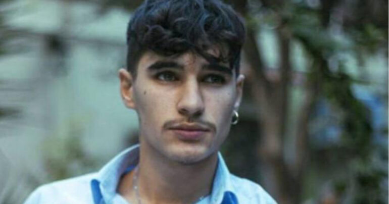 Milos, l’attore stabiese che fa impazzire i giovani fan a Castellammare