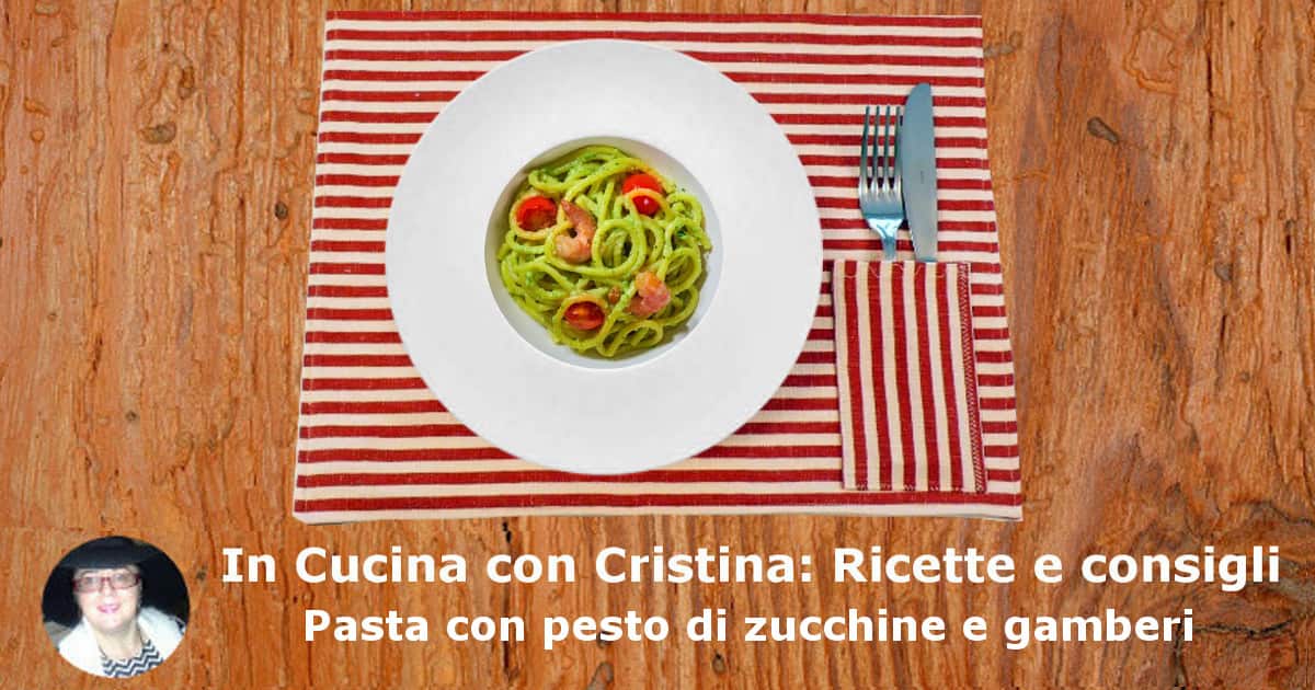 Pasta con pesto di zucchine e gamberi-min