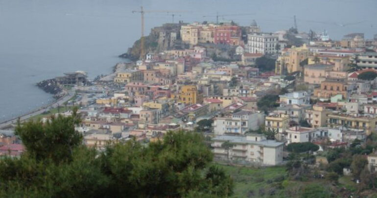 Continua lo Sciame sismico ai Campi Flegrei: Cinque scosse durante la notte, percepite anche a Napoli