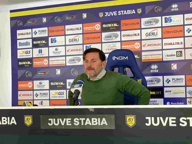 Di Bari: “Pochesci esonerato. Soluzione esterna per il cambio”