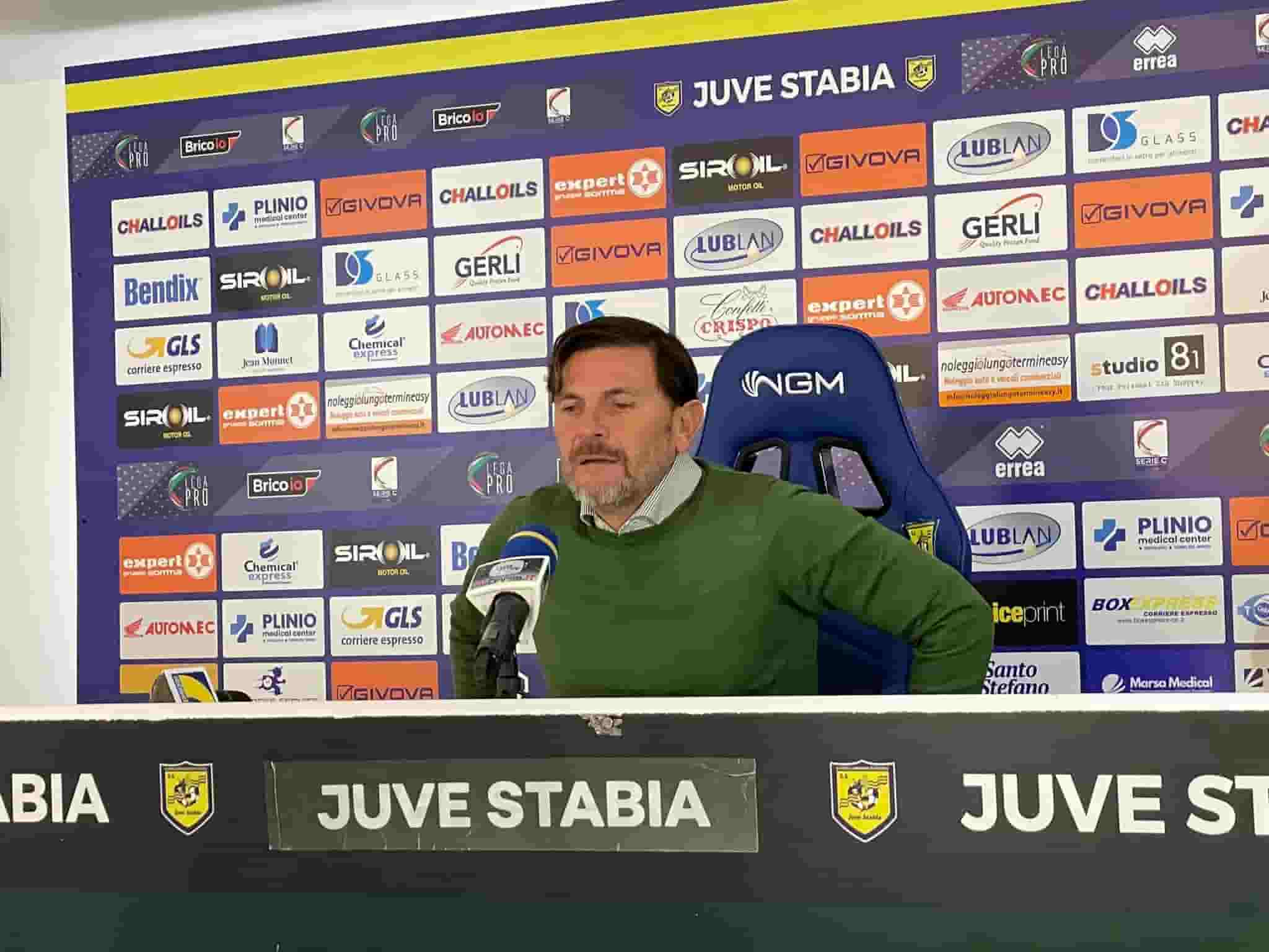 di bari juve stabia pochesci esonerato