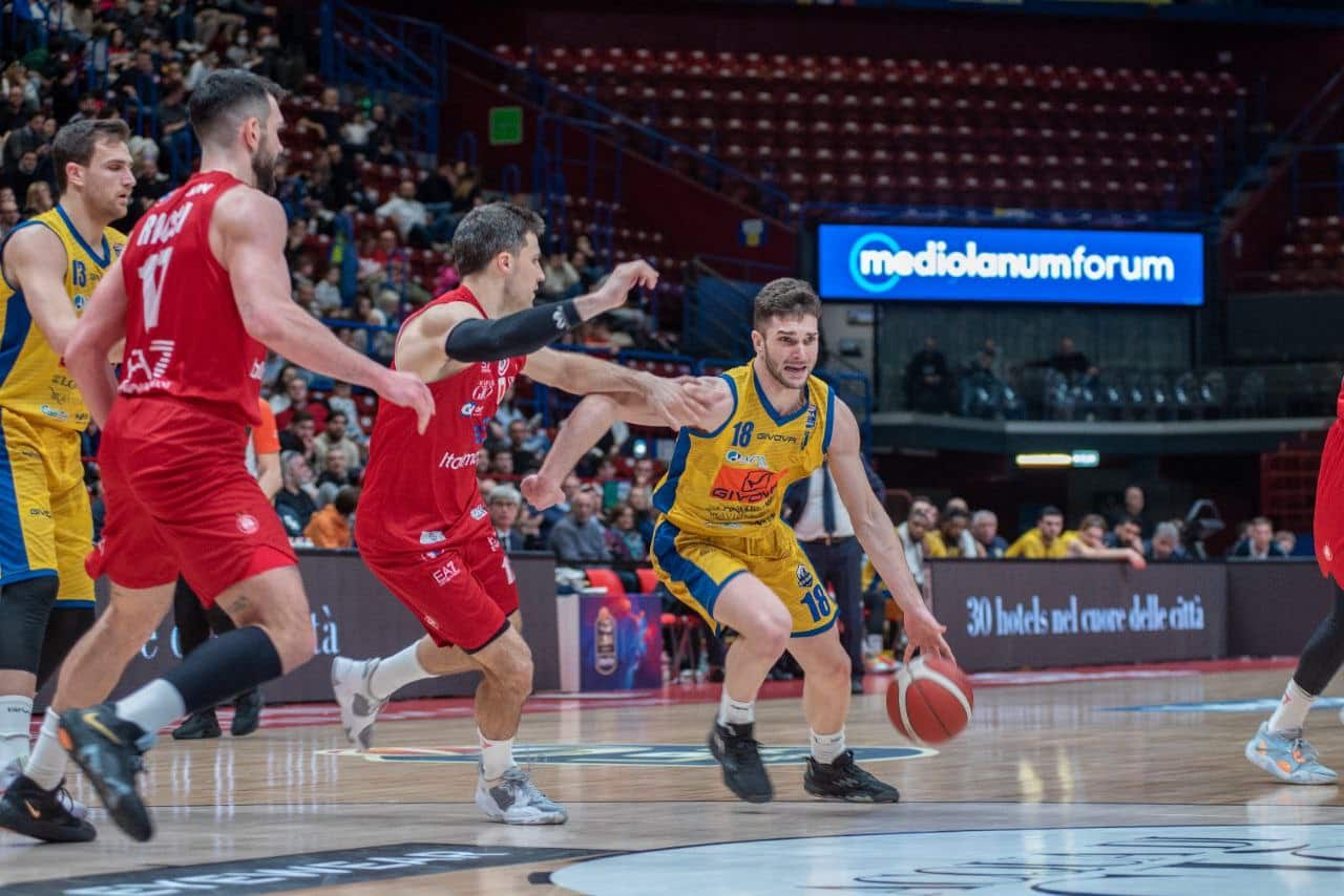 EA7 Olimpia Milano vs Givova Scafati: Rossato in penetrazione