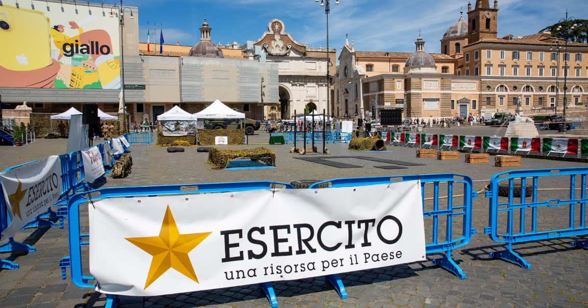 Apre a Piazza del Popolo il Villaggio Esercito 1-min