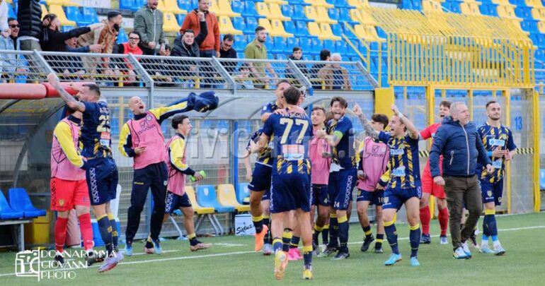 Juve Stabia – A. Cerignola (2-2). Le foto dei calciatori e del pubblico presente al Menti
