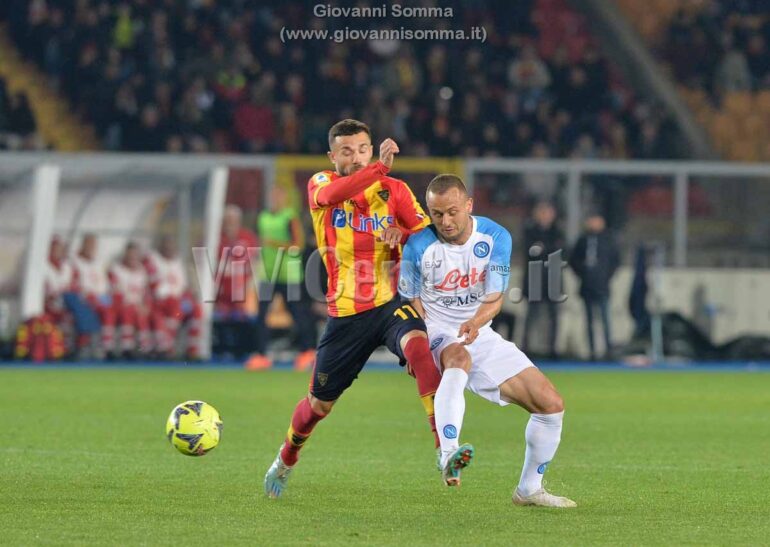 “L’AZZURRO PENSIERO #ACALDO: Jolly-Raspadori a Lecce, il Napoli sprinta verso lo Scudetto
