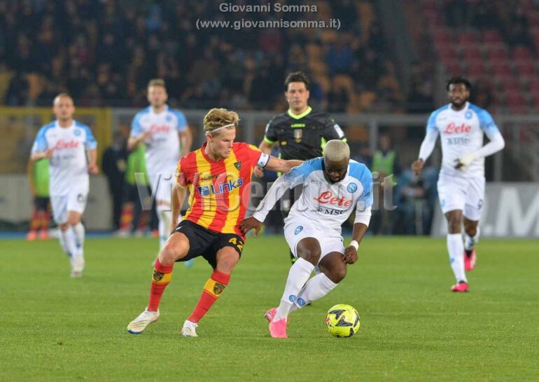 Editoriale: Brutti, sporchi, cattivi… e vincenti. Lecce espugnata con sudore, il Napoli riprende la marcia