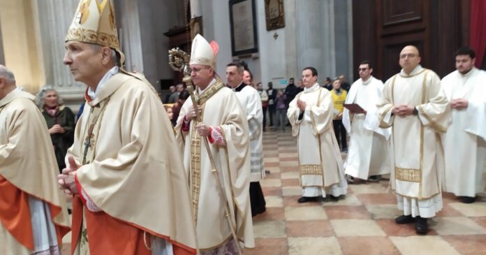Brescia: Messa crismale, celebrante il Vescovo - Vivicentro