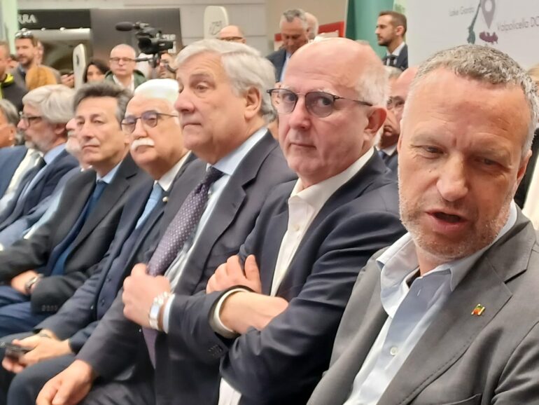 Vinitaly 2023 all’insegna della politica italiana