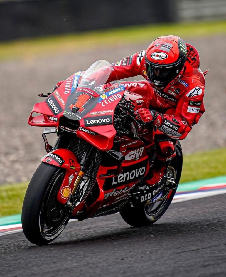 Pole Position per Bagnaia e nuovo record della pista!