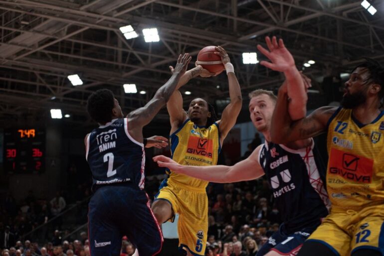 Givova Scafati di nuovo ko, Reggio vince al PalaBigi