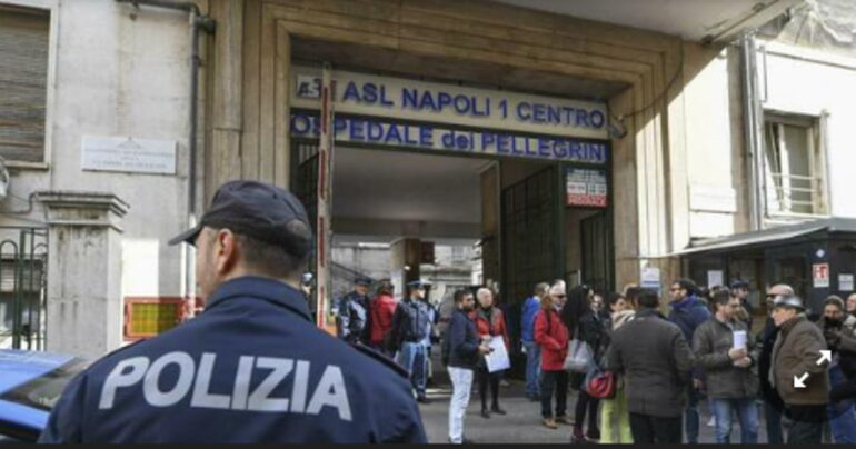 Napoli violenta: 2 minorenni accoltellati nella notte