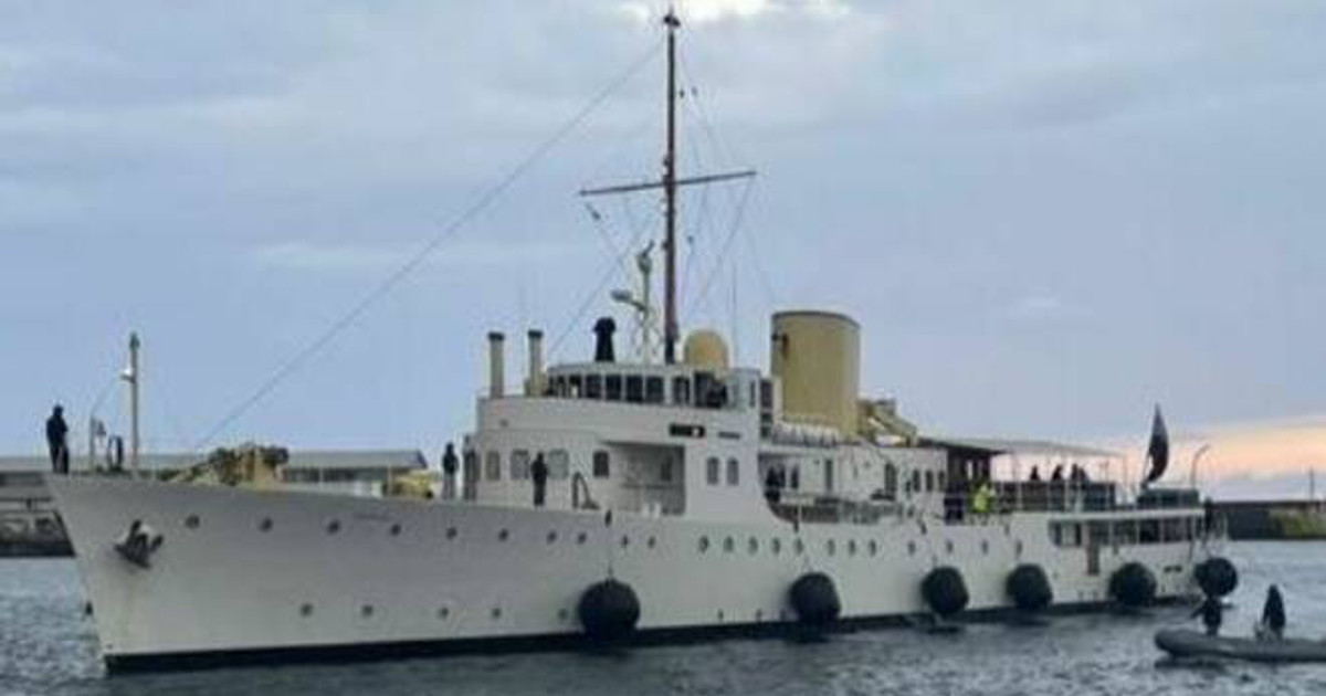 Yacht Marala nel porto di Stabia Main Port a Castellammare di Stabia