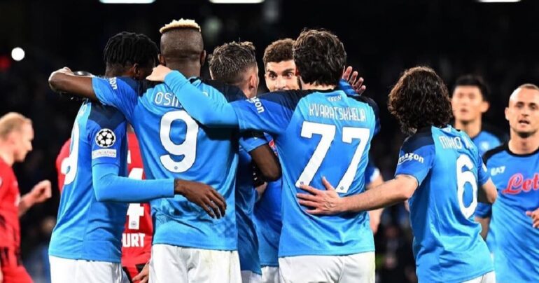 Napoli-Samp: il secondo tempo sui maxischermi in piazza