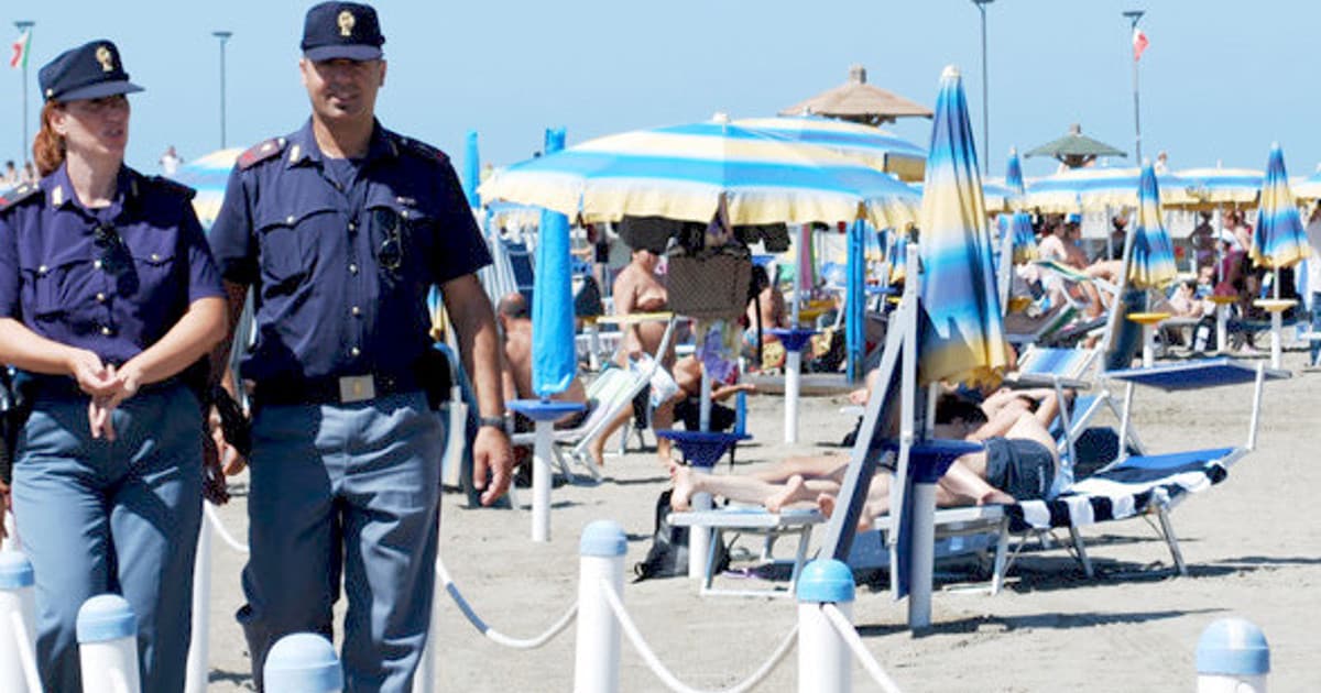 Polizia, Controlli in spiaggia-min