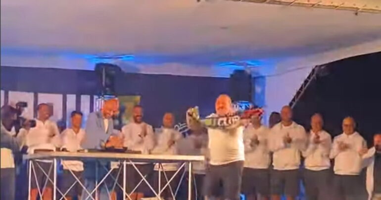 Tommaso Starace, lo storico magazziniere del Napoli, scatena il solito Tommy-show a Dimaro – VIDEO