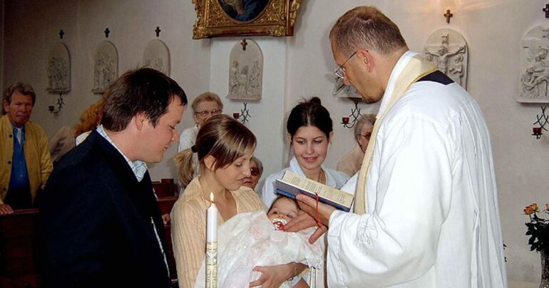 Abolizione Sacra: Padrini e Madrine Say Goodbye!