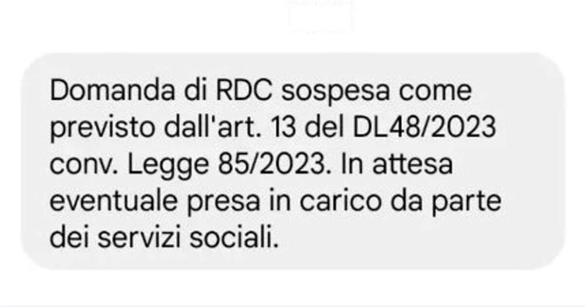 Caos e proteste per il Reddito di cittadinanza sospeso