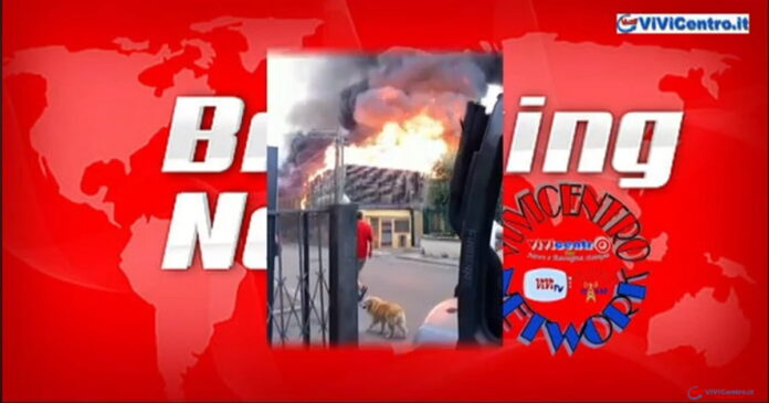 Incendio al capannone della fabbrica di pomodori della Torrente di Sant'Antonio Abate